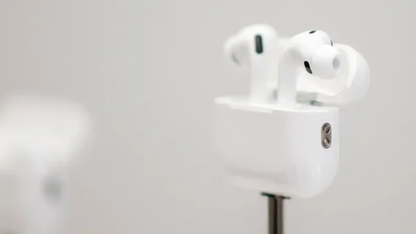 Esta es la nueva herramienta de traducción en vivo de los AirPods Pro3 de Apple