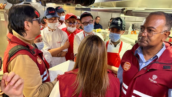 “Nuestro restaurante no está cerrado”: Andrés D.C tras la decisión de MinTrabajo de paralizar sus operaciones “Nuestro restaurante no está cerrado”: Andrés D.C tras la decisión de MinTrabajo de paralizar sus operaciones