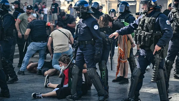 Casi 500 manifestantes fueron detenidos en jornada de protestas en Francia convocada por "Bloqueemos todo"