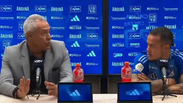 Leo Castro confirmó que aún no ha renovado contrato con Millonarios: así reaccionó Hernán Torres