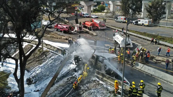 VIDEO I Las impactantes imágenes que registran la explosión del camión con gas en México