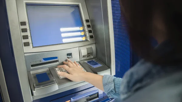 Proteja su dinero: estas son las recomendaciones para usar cajeros automáticos