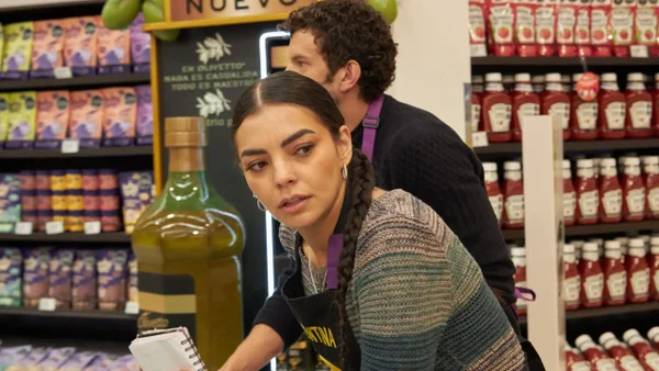 ¿Traición? Valentina Taguado le da su delantal negro a una compañera en MasterChef ¿Traición? Valentina Taguado le da su delantal negro a una compañera en MasterChef