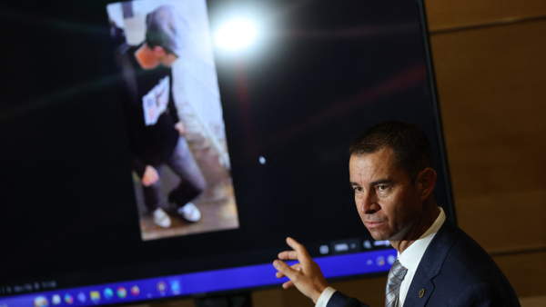 "Atrápala": hallan extraños mensajes grabados en las balas del presunto asesino de Charlie Kirk