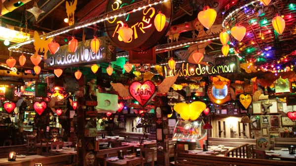 La SIC ordenó cerrar temporalmente establecimientos de Andrés D.C por supuestos riesgos en instalaciones eléctricas La SIC ordenó cerrar temporalmente establecimientos de Andrés D.C por supuestos riesgos en instalaciones eléctricas