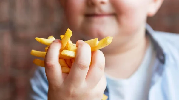 En el mundo hay más niños con obesidad que con bajo peso, según la UNICEF En el mundo hay más niños con obesidad que con bajo peso, según la UNICEF