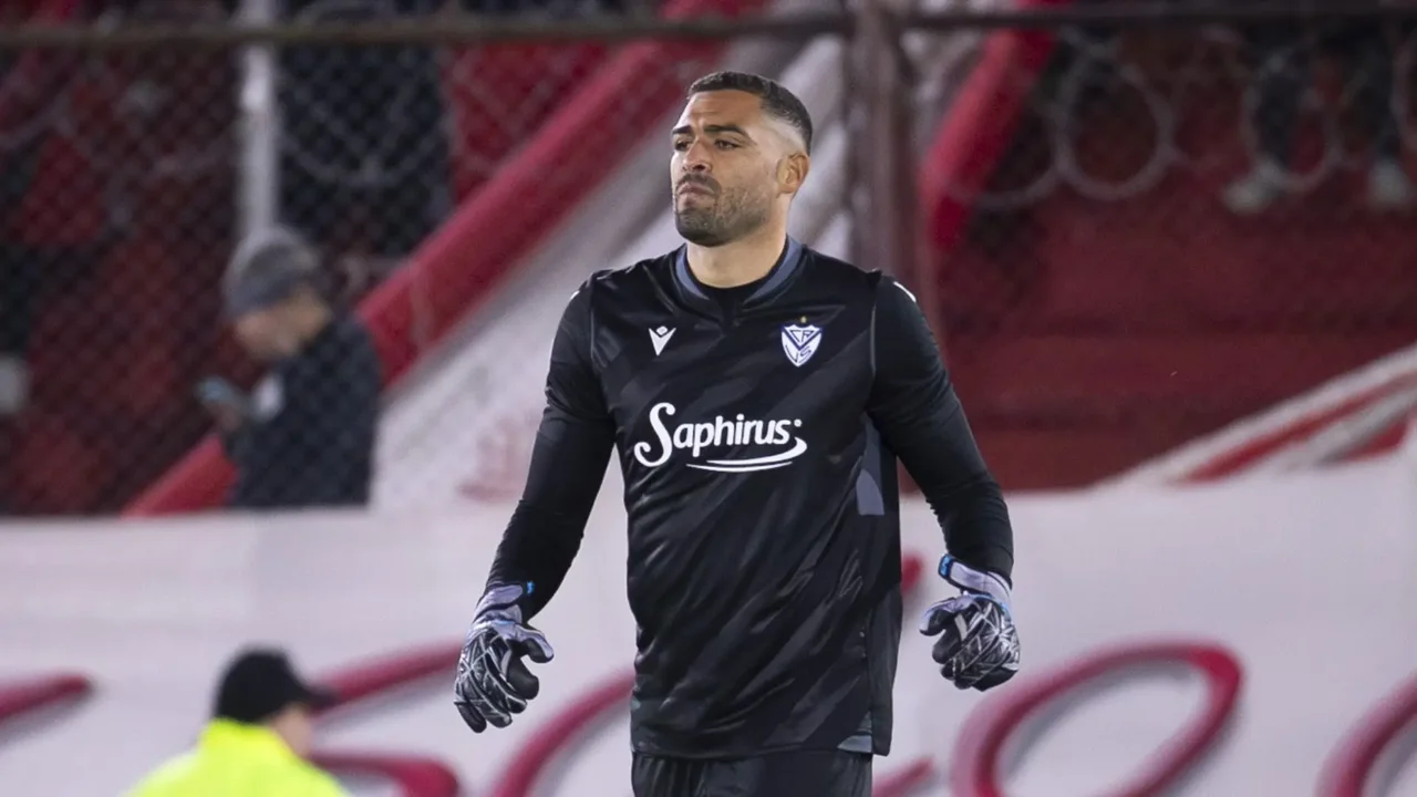 Álvaro Montero repeated error and sparked criticism at Vélez Sarsfield: video of the own goal