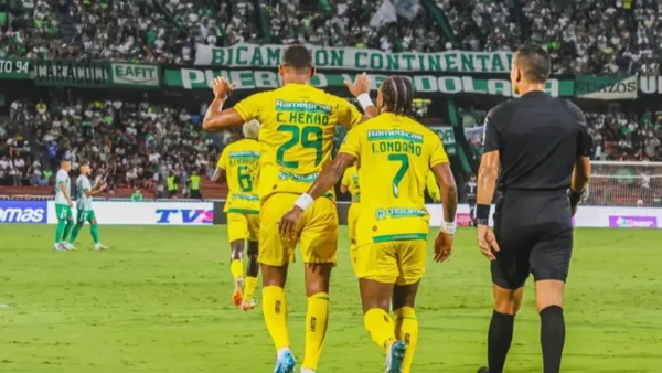 En video: esta fue la reacción de un jugador del Bucaramanga tras el error de Nacional con los cuatro extranjeros