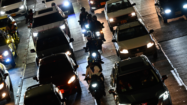 ¿Qué tipo de luces deben llevar las motos en Colombia? Ley es clara con ello y la multa saldría costosa