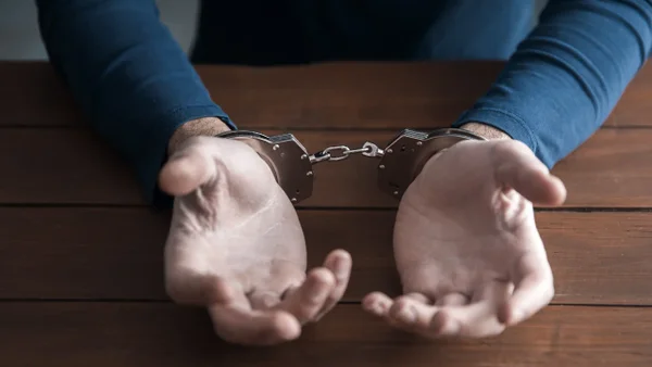 El estafador de Tinder original y por el que se realizó el documental de Netflix, fue capturado: esto se sabe