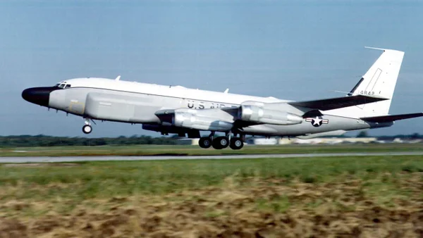 Alto funcionario del régimen de Maduro asegura que aumentaron los vuelos de inteligencia de EE. UU.