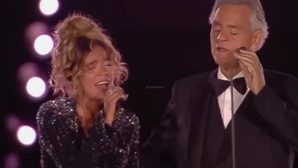 Así lucía Karol G cuando visitó por primera vez el Vaticano | FOTO