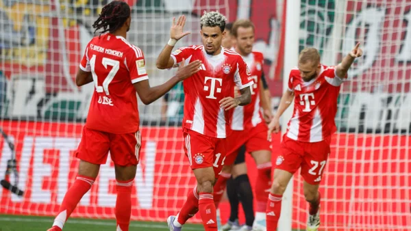 Luis Díaz recibió su primer premio de alto valor en Alemania por este golazo