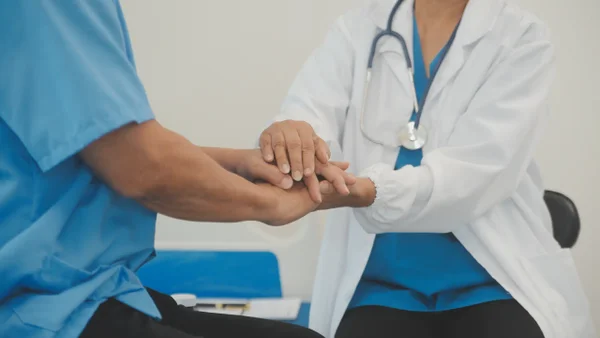 "Salió metástasis": preocupación por el estado de salud de un reconocido actor colombiano que tiene cáncer "Salió metástasis": preocupación por el estado de salud de un reconocido actor colombiano que tiene cáncer