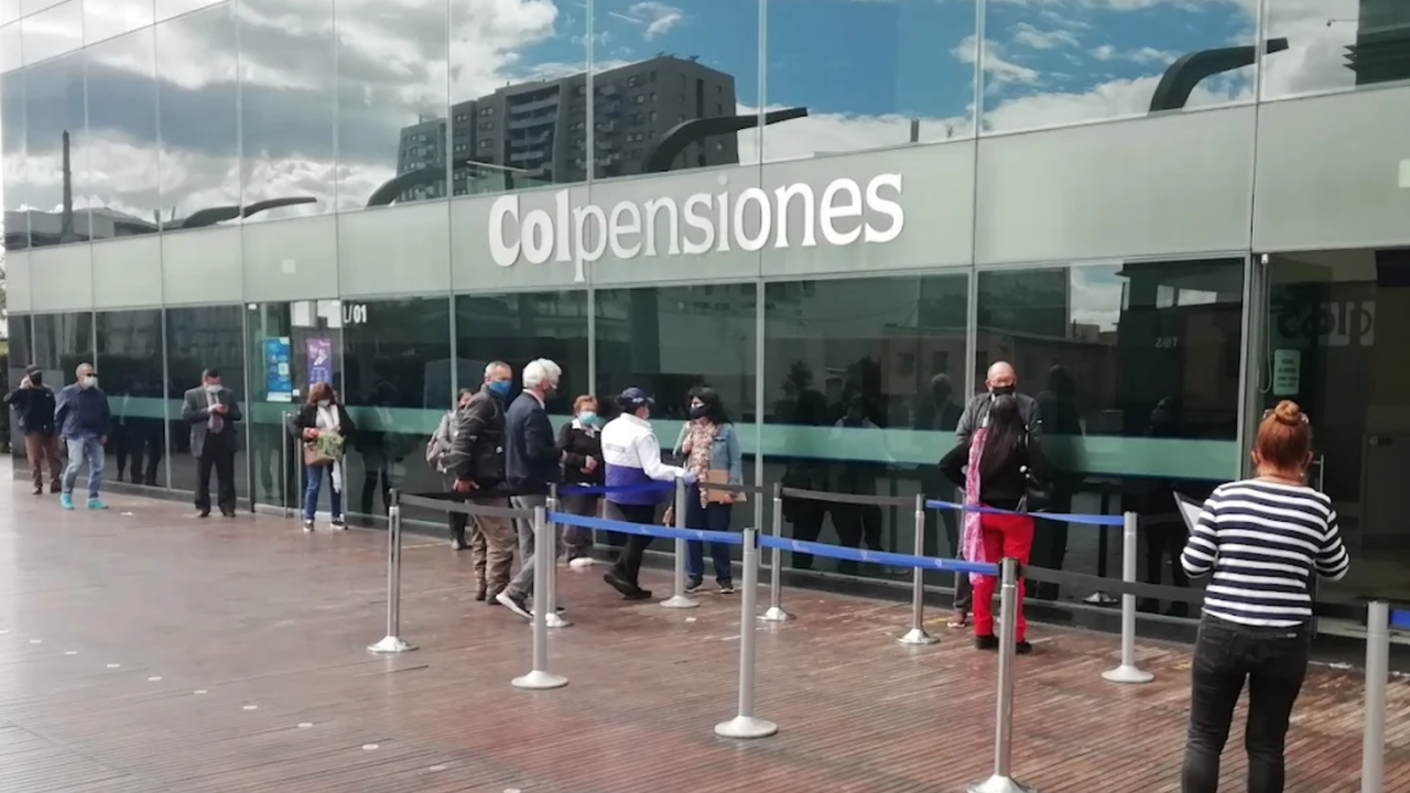 Government warns of pension crisis after suspension of decree on transfer of savings to Colpensiones