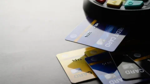 Uso tarjeta crédito para mejorar puntaje financiero