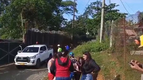 Más de 20 mineros atrapados en socavón de Segovia, Antioquia: avanzan labores de rescate Más de 20 mineros atrapados en socavón de Segovia, Antioquia: avanzan labores de rescate