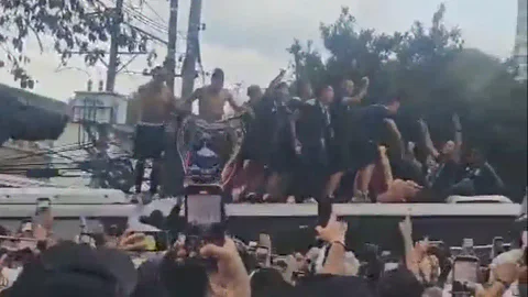 Once Caldas celebración antes de jugar contra Independiente Valle Copa Sudamericana