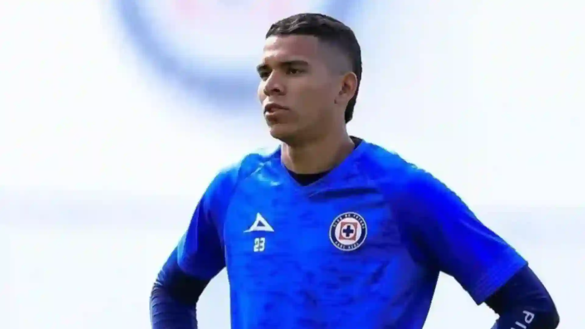 A Kevin Mier le hicieron golazo de mitad de cancha Cruz Azul