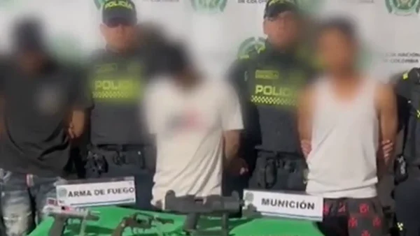 Así sorprendieron a tres ladrones armados que intentaron robar una vivienda en Bogotá Así sorprendieron a tres ladrones armados que intentaron robar una vivienda en Bogotá