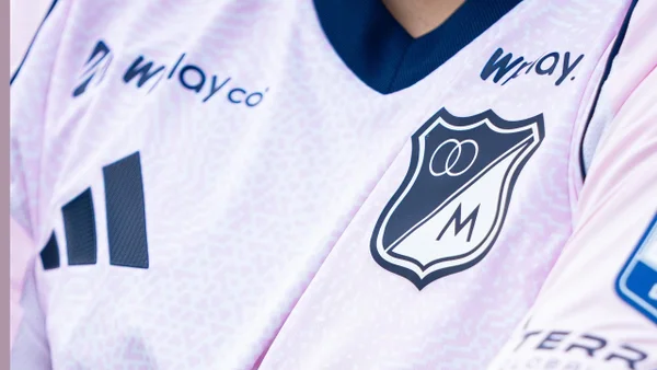 Millonarios presentó su tercera camiseta y causó todo tipo de comentarios Millonarios presentó su tercera camiseta y causó todo tipo de comentarios