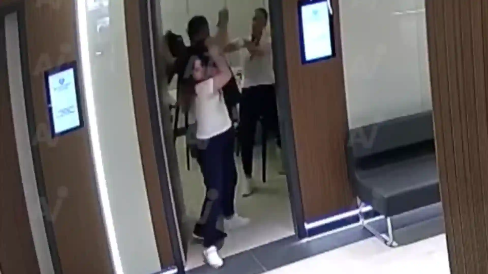 Hombre asesinó a expareja escopeta Turquía hospital