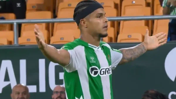 Gol colombiano en la Europa League: el 'Cucho' Hernández volvió a marcar con Betis Gol colombiano en la Europa League: el 'Cucho' Hernández volvió a marcar con Betis