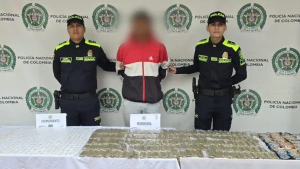 Punto final para vendedor de droga en Bogotá: lo capturaron en su guarida y con más de mil dosis Punto final para vendedor de droga en Bogotá: lo capturaron en su guarida y con más de mil dosis