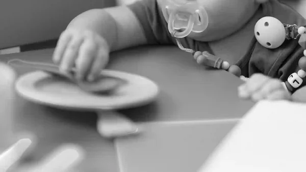 “Tenía su tete completo”: madre de bebé muerto en jardín revela graves inconsistencias en el caso “Tenía su tete completo”: madre de bebé muerto en jardín revela graves inconsistencias en el caso