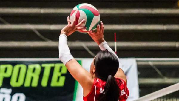 Corte Constitucional prohíbe exclusión de mujeres trans en liga de voleibol en Colombia Corte Constitucional prohíbe exclusión de mujeres trans en liga de voleibol en Colombia