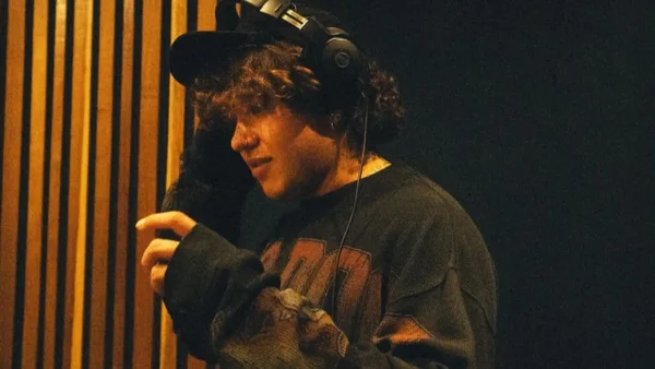 ¡Beéle tiene como nuevo amor a una reconocida modelo y actriz! Este VIDEO lo confirmaría