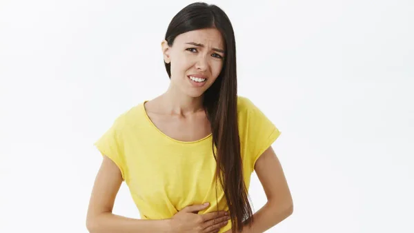 ¿Qué es la malrotación de los intestinos y cuáles son sus principales causas?