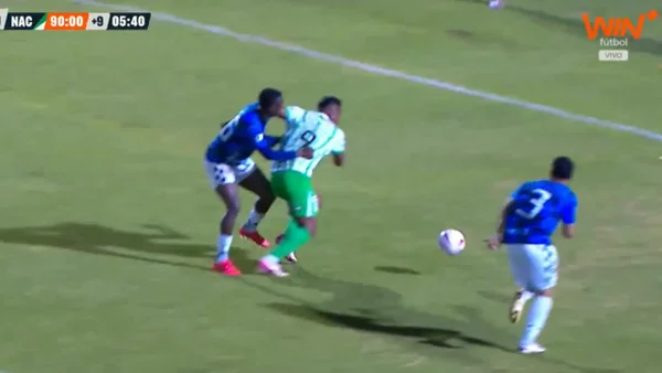 Polémica en Tunja: ¿Era penal para Atlético Nacional por falta sobre Alfredo Morelos? Polémica en Tunja: ¿Era penal para Atlético Nacional por falta sobre Alfredo Morelos?