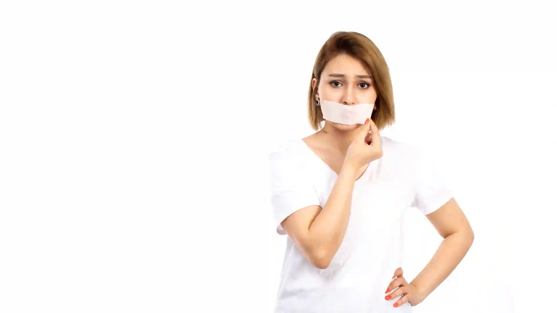 Usar cinta para roncar no funciona y pone su salud en peligro innecesario. El reto de TikTok que alarmó a los profesionales de la salud.