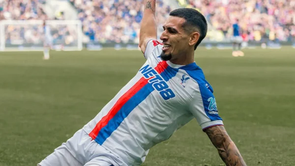 El gol más emotivo: Daniel Muñoz honró a su amigo convirtiendo en la Premier League El gol más emotivo: Daniel Muñoz honró a su amigo convirtiendo en la Premier League