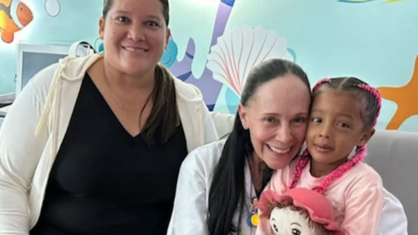 “Evelyn volvió a ver el mundo”: la niña del Urabá que venció el estrabismo tras una cirugía solidaria “Evelyn volvió a ver el mundo”: la niña del Urabá que venció el estrabismo tras una cirugía solidaria