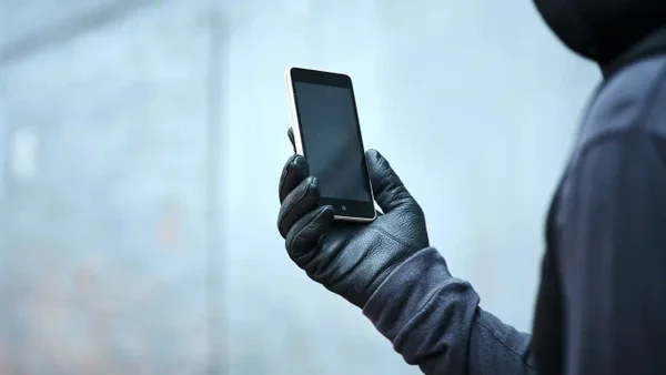 El método que los delincuentes usan para robar su información después de hurtar su iPhone El método que los delincuentes usan para robar su información después de hurtar su iPhone