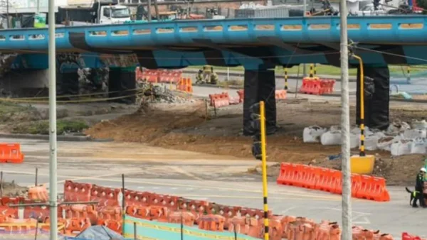 VIDEO | Así fue la implosión del intercambiador vial de Puente Aranda