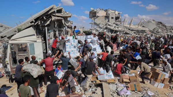 Al menos 170 camiones con ayuda humanitaria han entrado a la Franja de Gaza Al menos 170 camiones con ayuda humanitaria han entrado a la Franja de Gaza