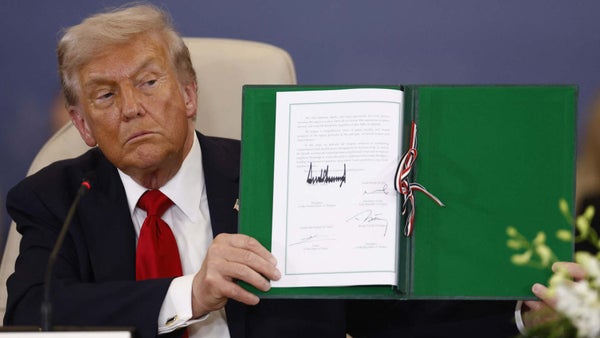 Donald Trump y otros líderes árabes firmaron el histórico acuerdo de paz entre Israel y Hamás