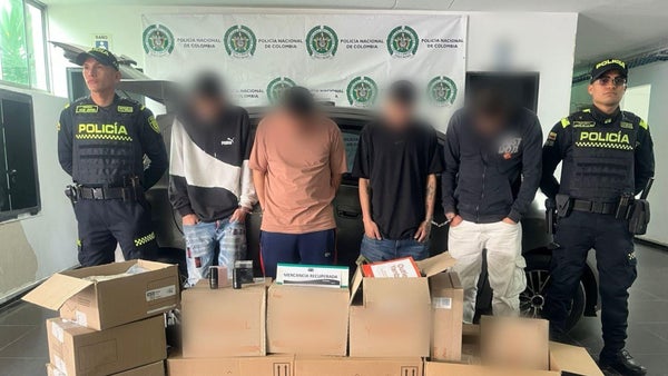 Video: Capturan a cuatro hombres por millonario hurto de productos de belleza en Bogotá