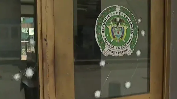 Habitantes de Ciudad Bolívar contaron cómo ocurrió el ataque contra un CAI: “Todo el mundo empezó a correr” Habitantes de Ciudad Bolívar contaron cómo ocurrió el ataque contra un CAI: “Todo el mundo empezó a correr”