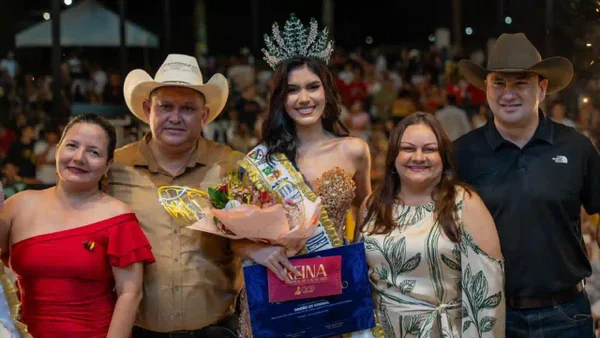 Kely Carrillo se coronó como reina nacional del Cacao 2025, tras seis años del icónico certamen en pausa