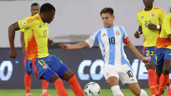 Gran jugada de Juan Arizala que por poco termina en el primer gol de Colombia ante Argentina