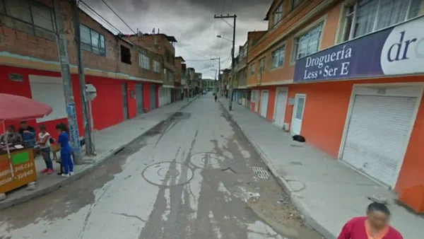 Mujer fue agredida por personas en estado de embriaguez en Bogotá: le destruyeron su puesto de trabajo