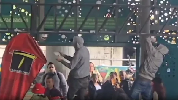 ¿Qué fue lo que pasó realmente con los encapuchados en el Portal 20 de Julio de Transmilenio?