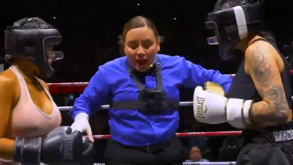 Karina García terminó con oxígeno tras fuerte pelea contra Karely Ruiz en el Stream Fighters 4 Karina García terminó con oxígeno tras fuerte pelea contra Karely Ruiz en el Stream Fighters 4