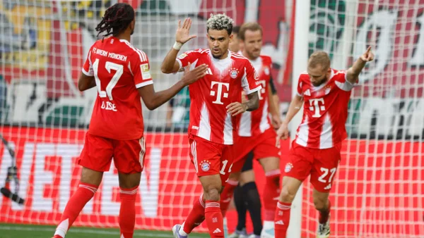 Las jugadotas con las que Luis Díaz le 'rompió la cadera' al Borussia Dortmund: le están dando la vuelta al mundo Las jugadotas con las que Luis Díaz le 'rompió la cadera' al Borussia Dortmund: le están dando la vuelta al mundo