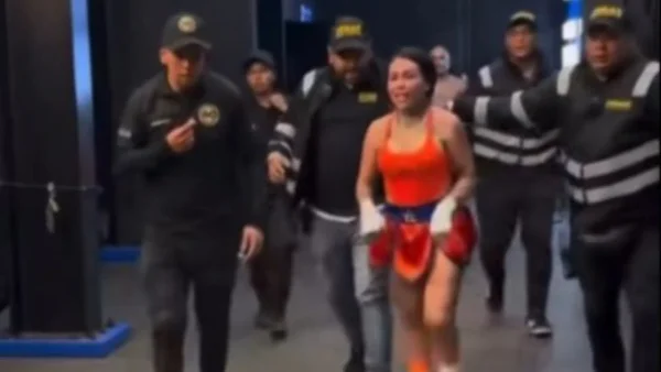 Lo que nadie vio: así fue como Yina Calderón tuvo que entrar al camerino tras abandonar la pelea vs. Valdiri Lo que nadie vio: así fue como Yina Calderón tuvo que entrar al camerino tras abandonar la pelea vs. Valdiri