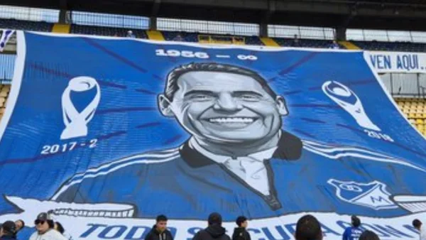 Lindo homenaje de los hinchas de Millonarios para Miguel Russo en El Campín Lindo homenaje de los hinchas de Millonarios para Miguel Russo en El Campín